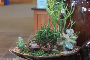 Bird Bath Fairy Garden Close-up